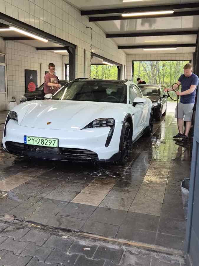 Mycie ręczne Porsche Taycan