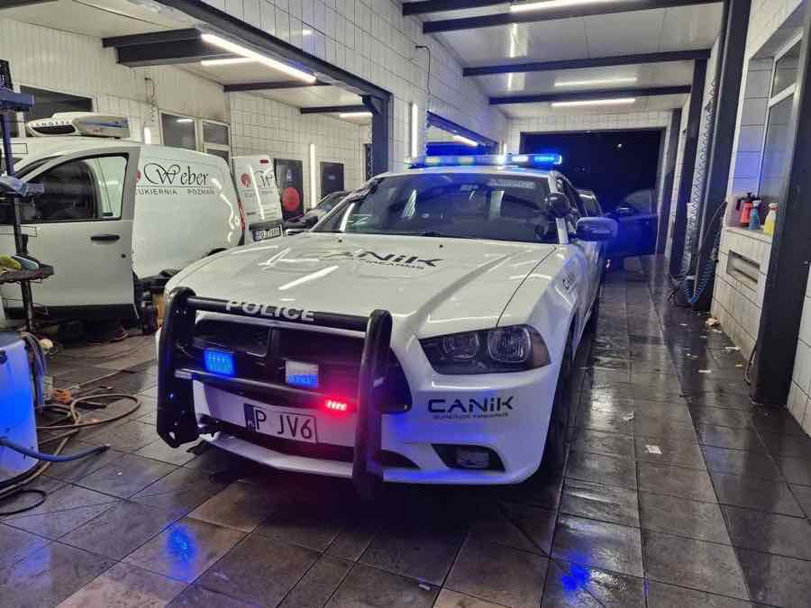 Nietypowa realizacja — replika auta policyjnego